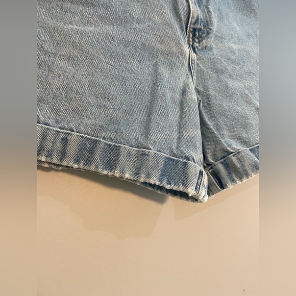 Vintage Calvin Klein Light Wash Cuffed Jean Shorts - Picture 3 of 8